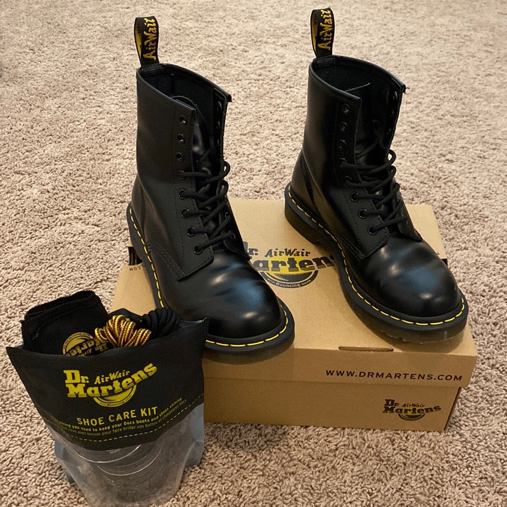 Dr. Martens Modern Black 1460 Combat Boots - Like New!